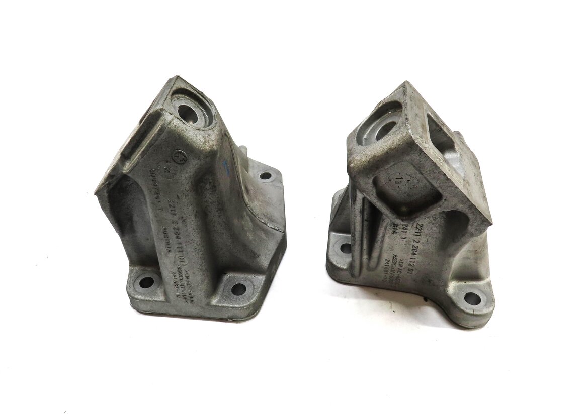Thumbnail 2: 2013 BMW M5 (F10) 4.4L S63T ENGINE LEFT & RIGHT MOTOR MOUNT BRACKETS SET OF 2