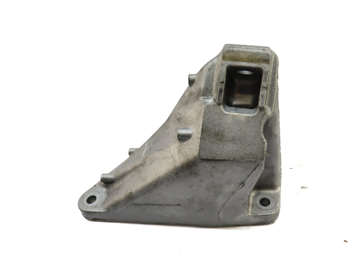Thumbnail 6: 2013 BMW M5 (F10) 4.4L S63T ENGINE LEFT & RIGHT MOTOR MOUNT BRACKETS SET OF 2