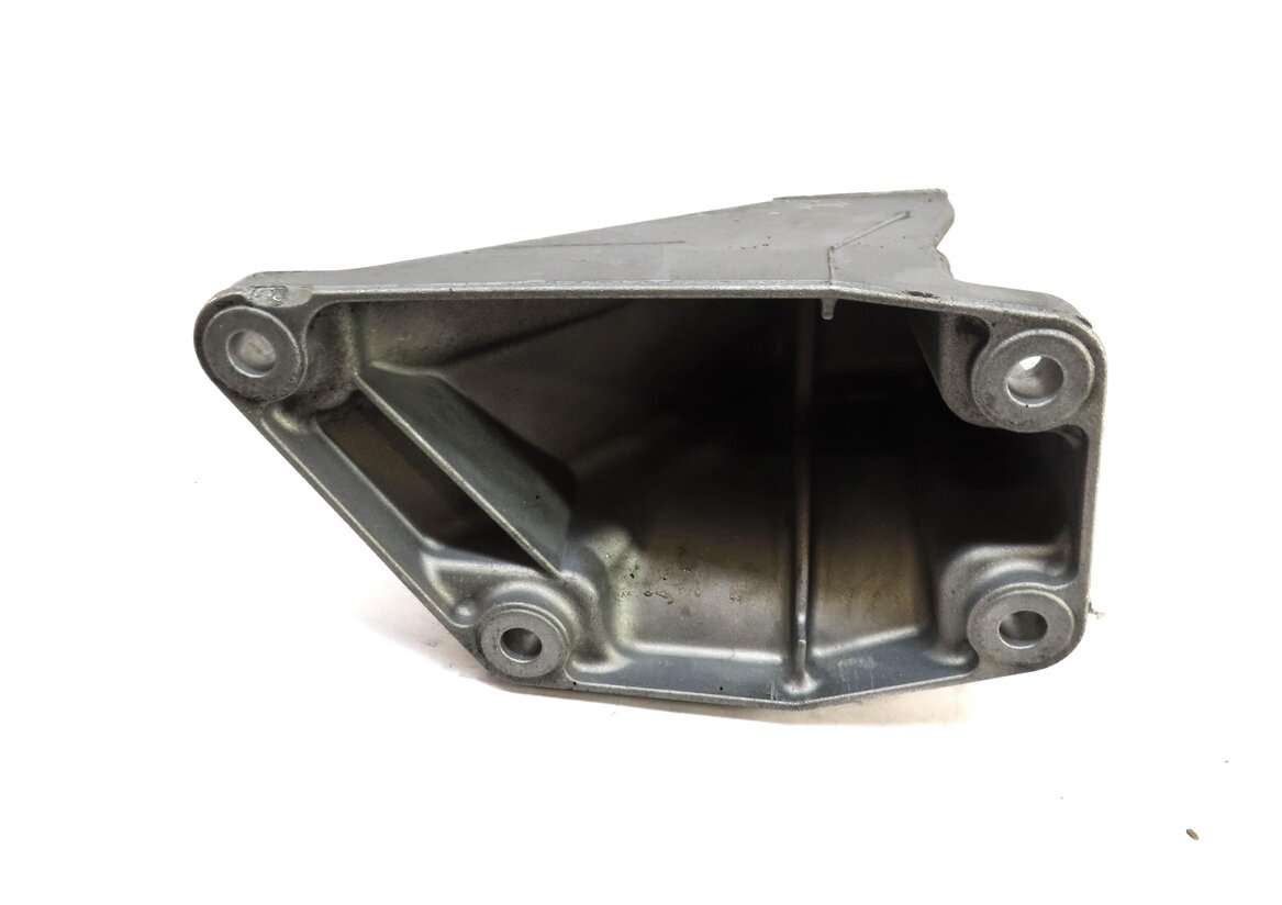Thumbnail 7: 2013 BMW M5 (F10) 4.4L S63T ENGINE LEFT & RIGHT MOTOR MOUNT BRACKETS SET OF 2