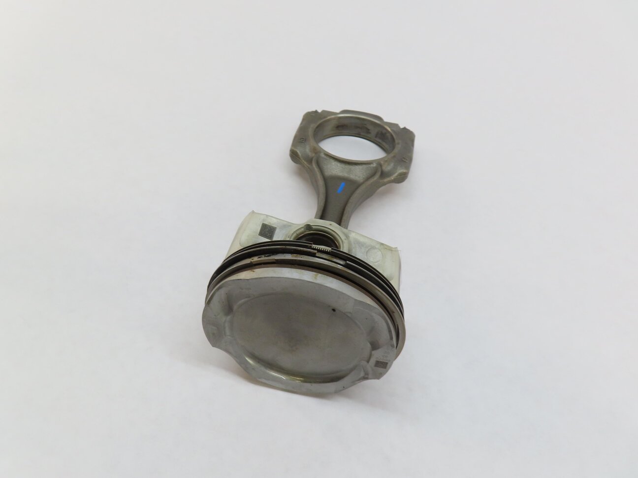 13-19 BMW M5 M6 X5M X6M ///M (F06 F10 F12 F13 F85 F86) 4.4L S63 - PISTON w/ ROD