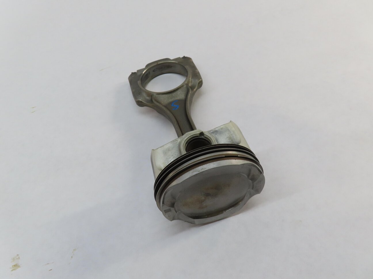 13-19 BMW M5 M6 X5M X6M ///M (F06 F10 F12 F13 F85 F86) 4.4L S63 - PISTON w/ ROD