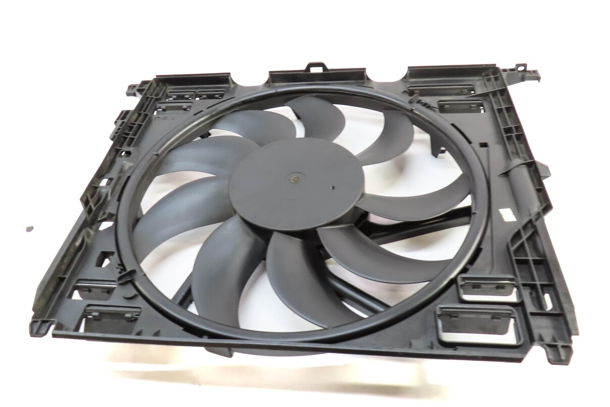 Thumbnail 2: 12-19 BMW M5 M6 ///M F06 F10 F12 4.4L S63 1000w SHOURD & COOLING RADIATOR FAN