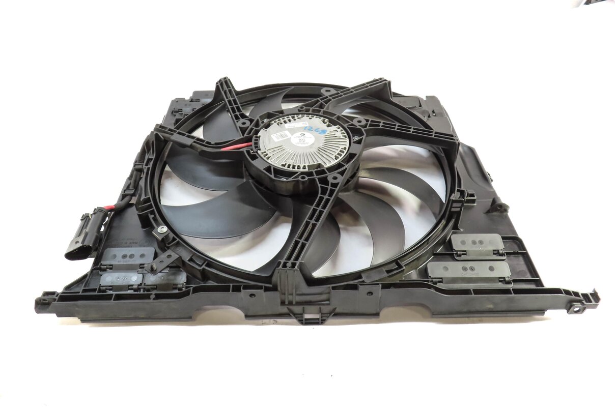 Thumbnail 5: 12-19 BMW M5 M6 ///M F06 F10 F12 4.4L S63 1000w SHOURD & COOLING RADIATOR FAN