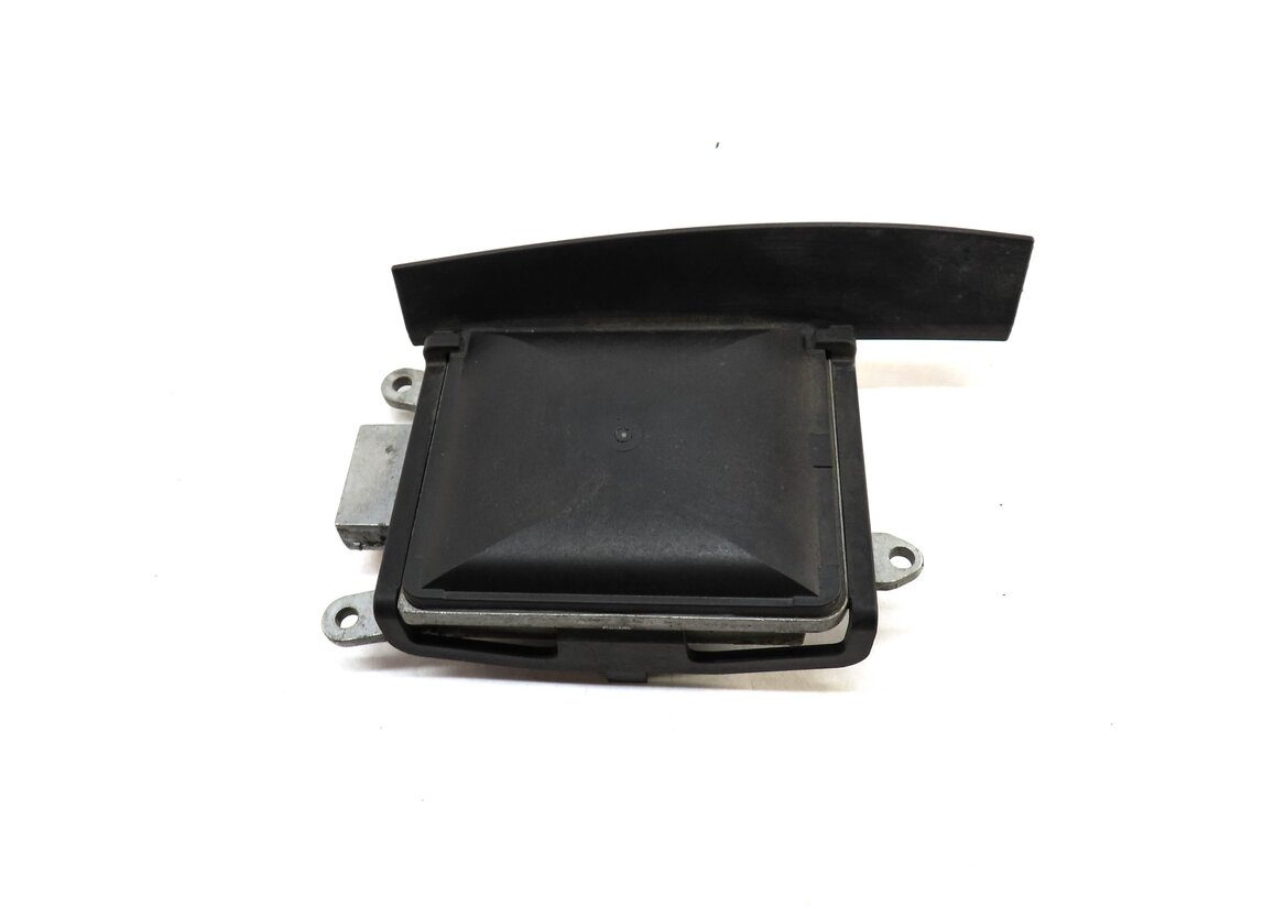 Thumbnail 2: 2013 BMW M5 (F10) BLIND SPORT RADAR SENSOR CONTROL MODULE 6862475