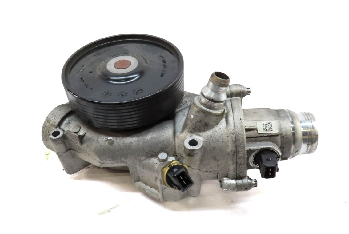 Thumbnail 2: 12-19 BMW M5 M6 X5M X6M ///M (F10 F06 F12 F13 F85 F86) 4.4L ENGINE - WATER PUMP