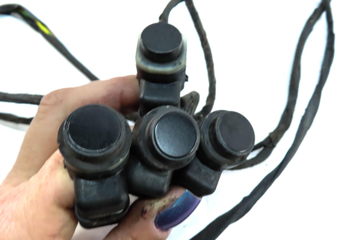 Thumbnail 4: 2013 BMW M5 (F10) REAR PARK DISTANCE PDC SENSOR SET4 w/ WIRE HARNESS (BLACK)