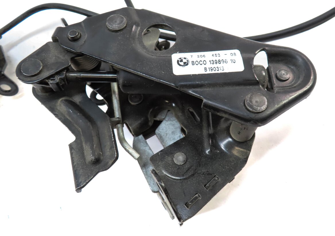 Thumbnail 6: 2013 BMW M5 (F10) LOWER LEFT & RIGHT HOOD LOCK LATCH SET OF 2 w/ CABLE