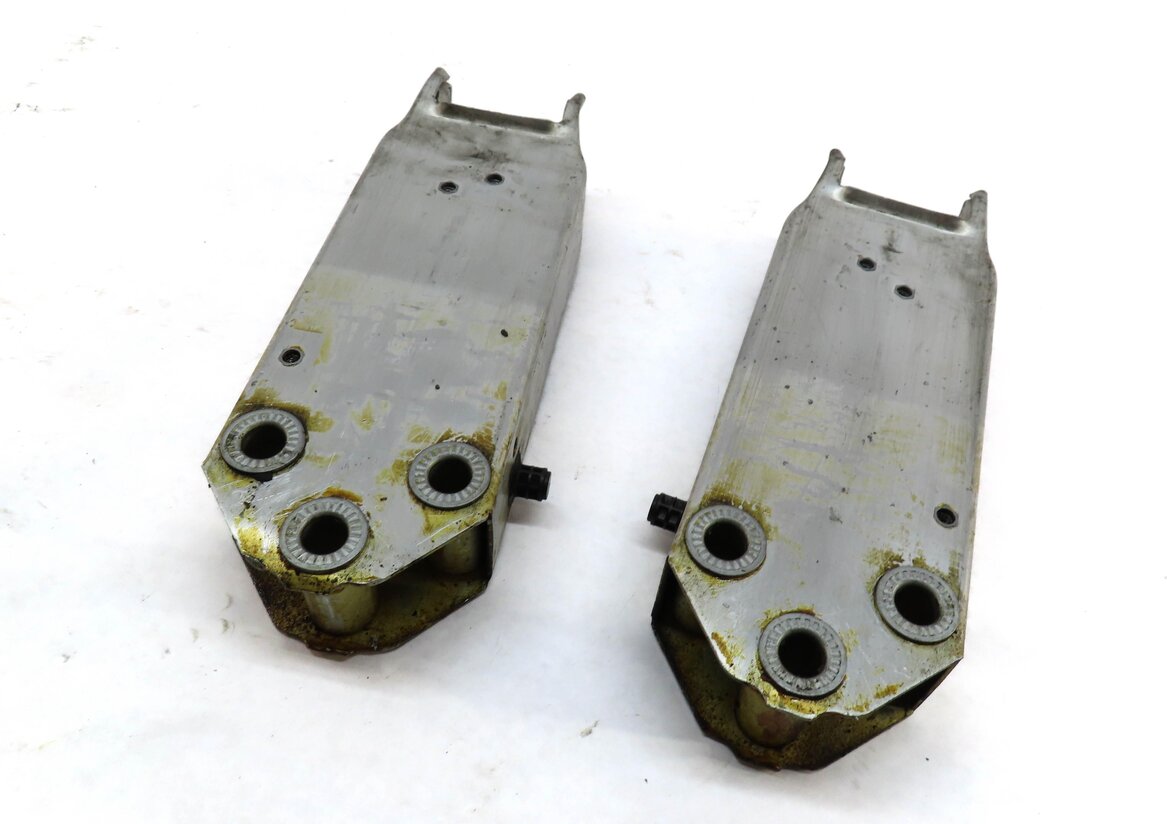 11-16 BMW 5 M5 F10 FRONT BUMPER LEFT & RIGHT REINFORCEMENT BAR BRACKET SET/2
