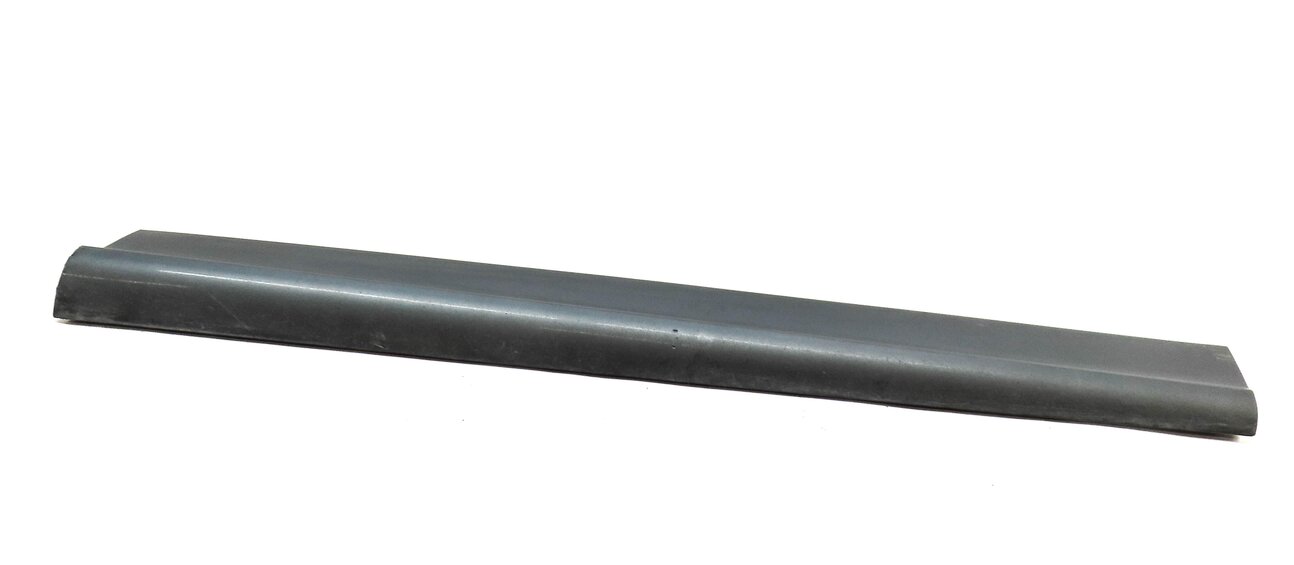 Thumbnail 2: 2015 AUDI SQ5 (B8) FRONT RIGHT PASSENGER LOWER DOOR TRIM MOULDING (GRAY)
