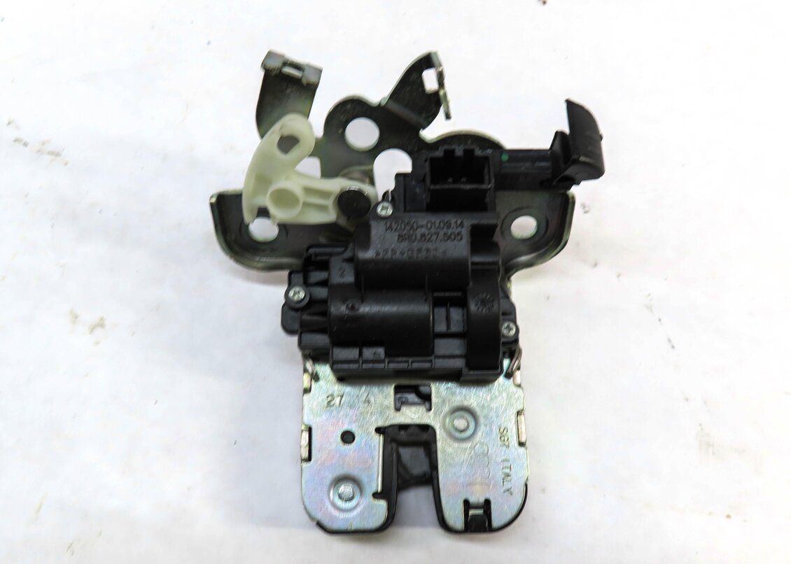 Thumbnail 4: 2015 AUDI SQ5 (B8) REAR TRUNK LOCK LATCH ACTUATOR 8R0827505