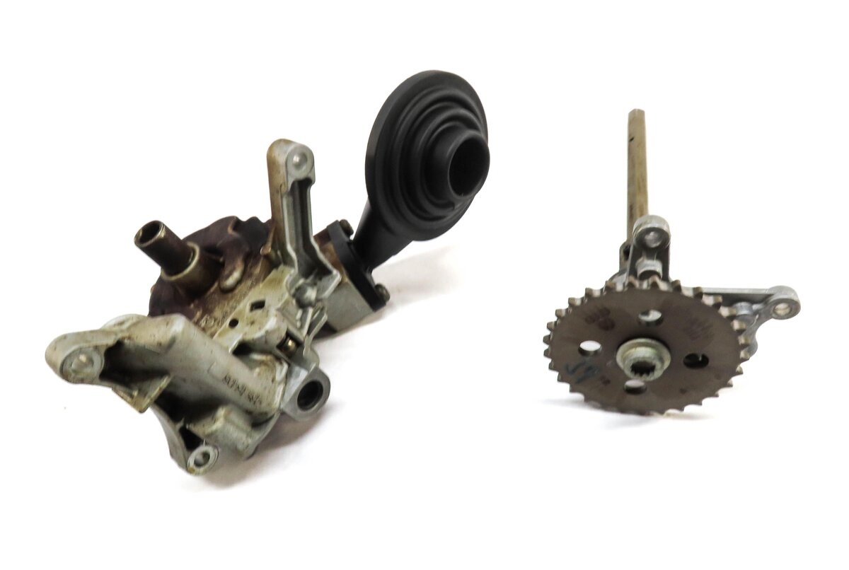 2015 AUDI SQ5 (B8) 3.0L SUPER CTUD ENGINE OIL PUMP 06E115105