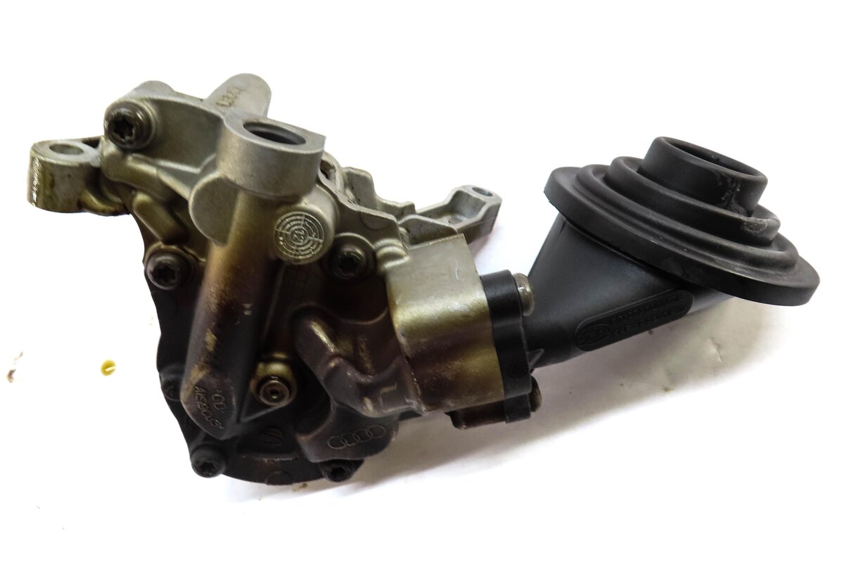 Thumbnail 7: 2015 AUDI SQ5 (B8) 3.0L SUPER CTUD ENGINE OIL PUMP 06E115105