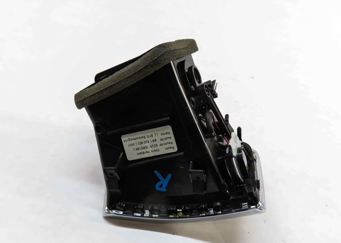 Thumbnail 4: 2015 AUDI SQ5 (B8) FRONT RIGHT PASSENGER DASH HVAC A/C HEATER AIR VENT