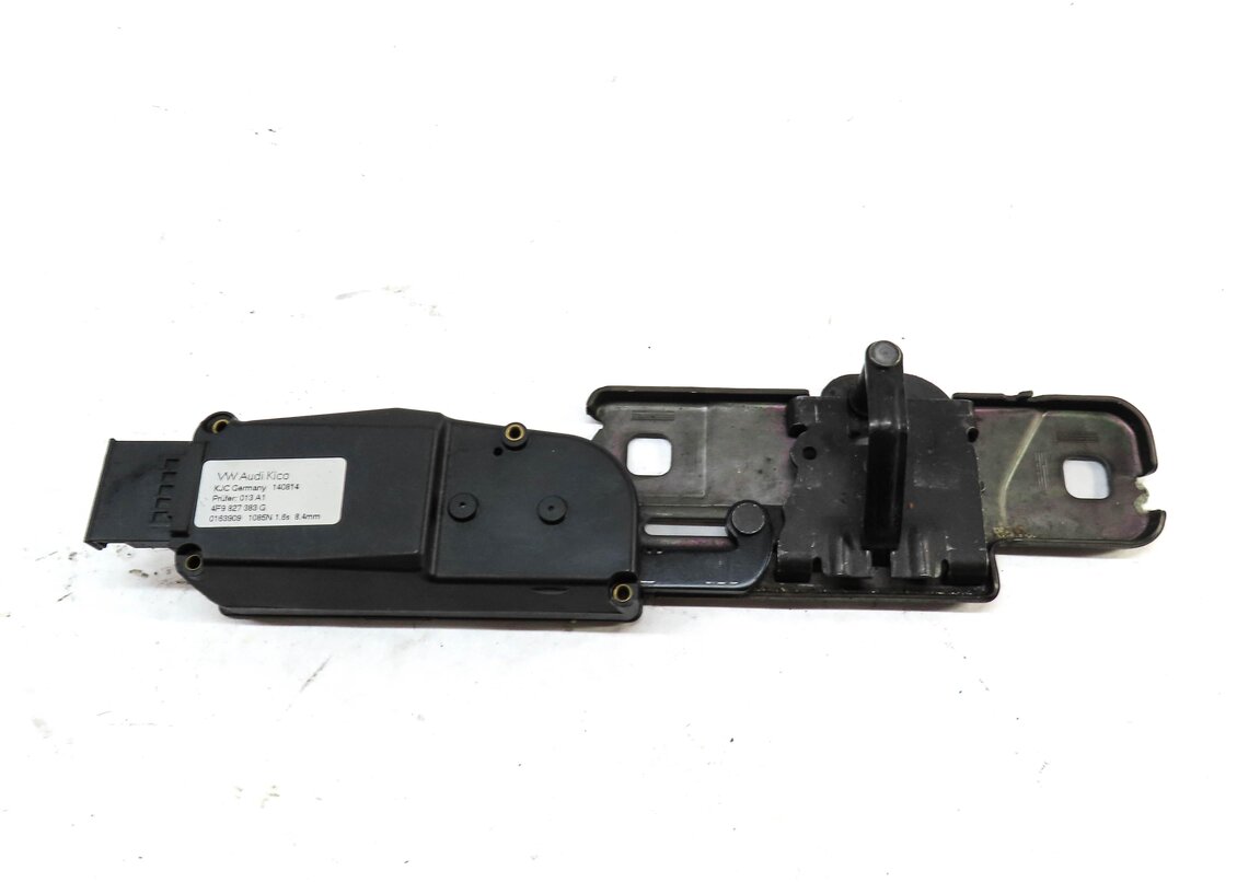 Thumbnail 2: 2015 AUDI SQ5 (B8) LOWER REAR TRUNK STRIKER PLATE & MODULE 4F9827383G