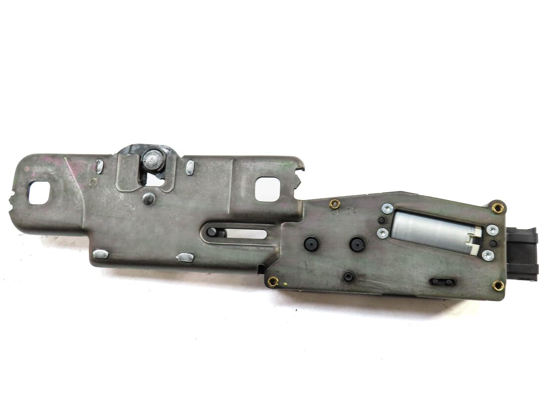 Thumbnail 4: 2015 AUDI SQ5 (B8) LOWER REAR TRUNK STRIKER PLATE & MODULE 4F9827383G