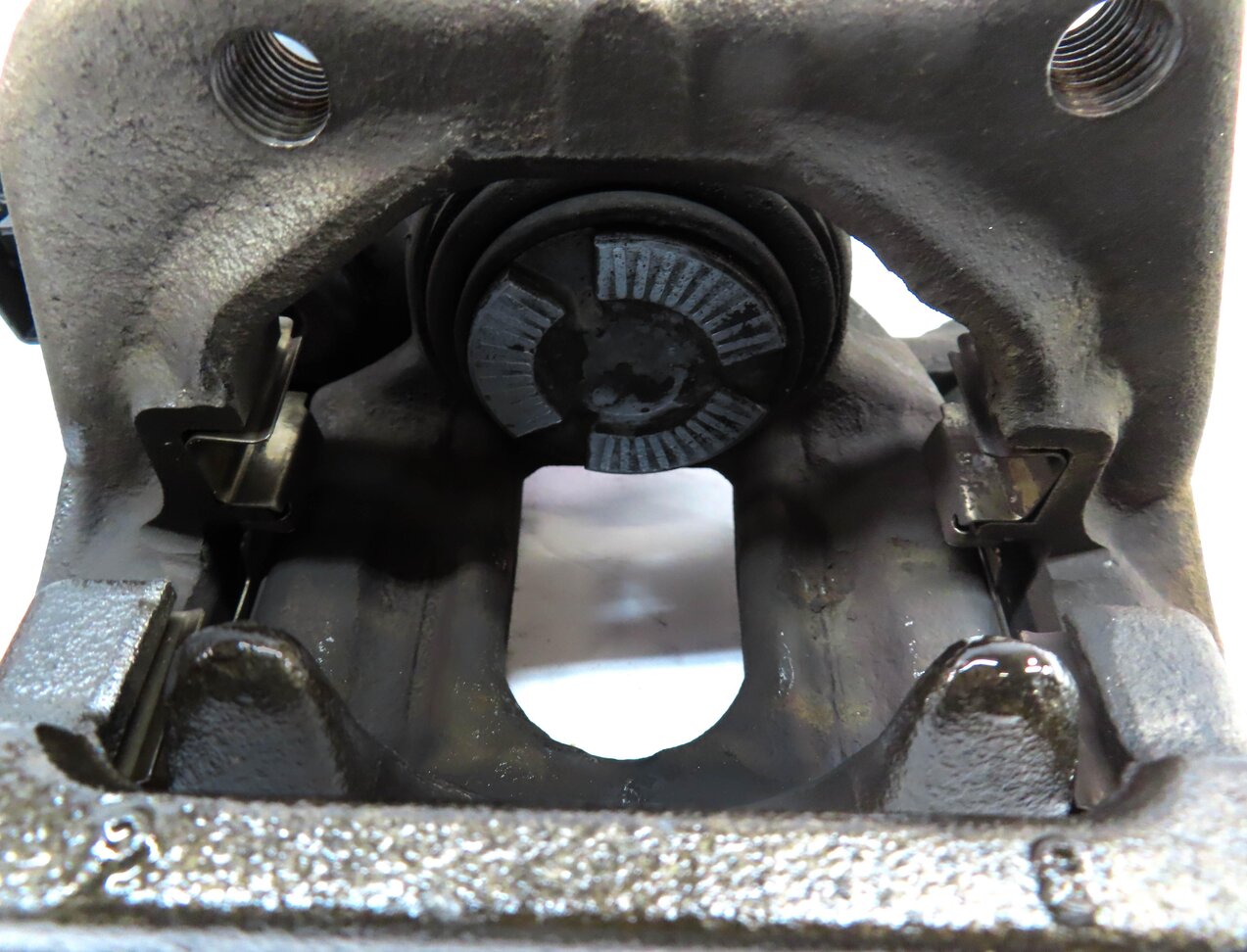 Thumbnail 6: 2011-2019 BMW 535i 550i 640i 650i (F06 F10) LEFT & RIGHT REAR BRAKE CALIPER SET