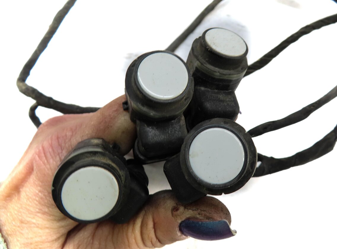 Thumbnail 4: 2013 BMW 535i (F10) REAR PDC PARK DISTANCE SENSOR SET w/ HARNESS (ALPINE WHITE)
