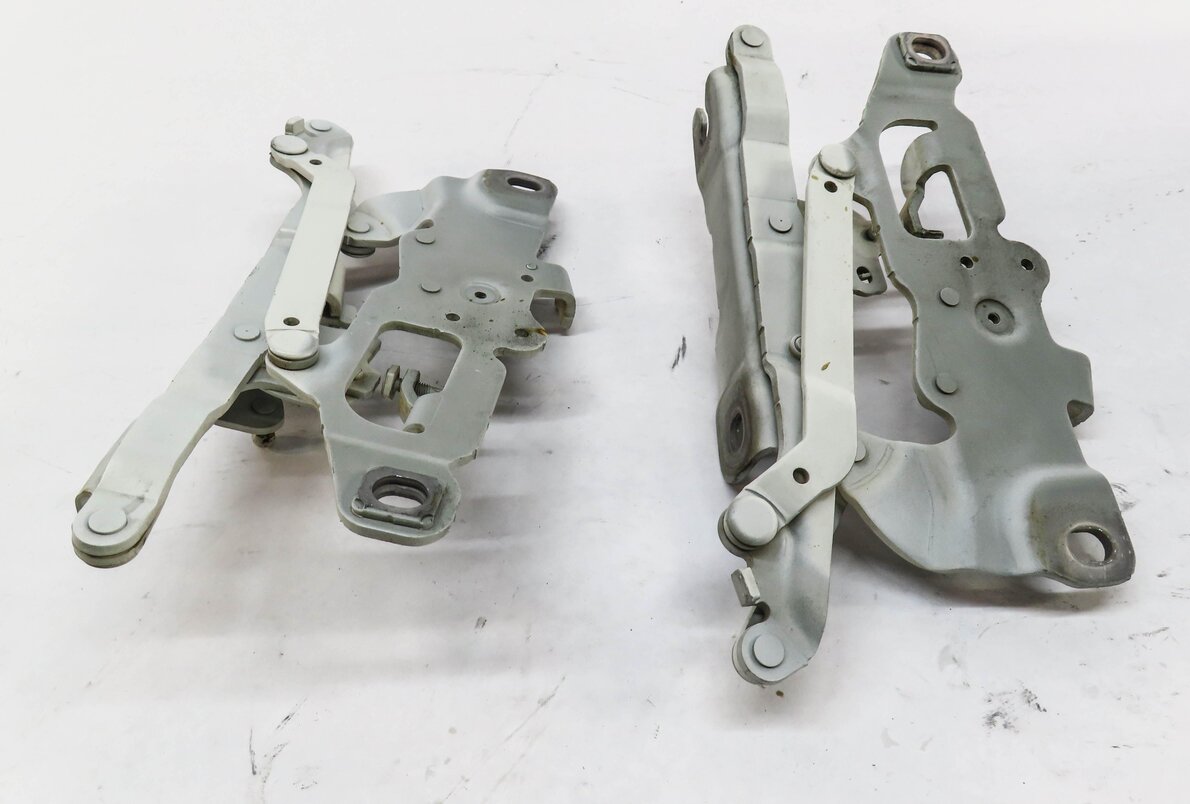Thumbnail 2: 12-19 BMW 528i 535i 550i 640i 650i M5 M6 (F06 F10) FRONT HOOD HINGE SET (WHITE)