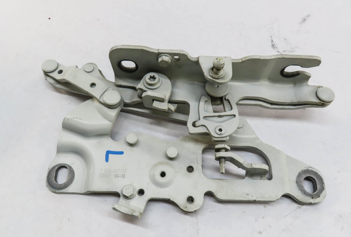 Thumbnail 4: 12-19 BMW 528i 535i 550i 640i 650i M5 M6 (F06 F10) FRONT HOOD HINGE SET (WHITE)