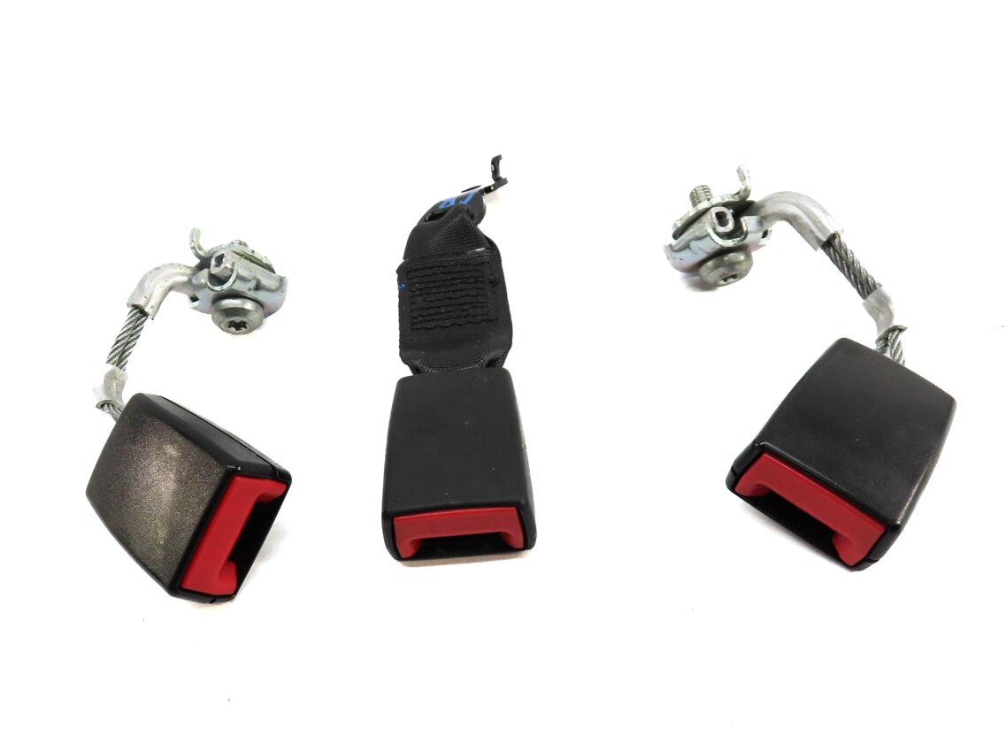 Thumbnail 2: 2013 BMW 535i (F10) REAR SEAT LEFT CENTER RIGHT SEATBELT BUCKLE RECEIVER SET