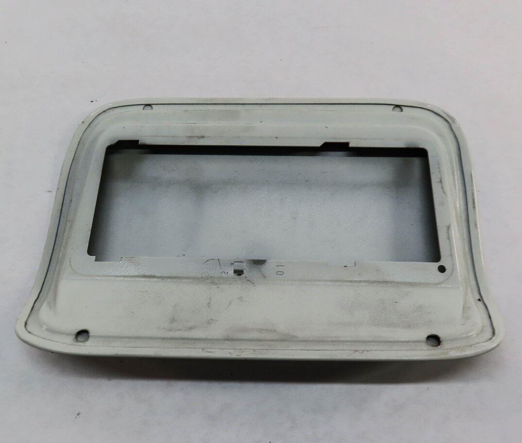 Thumbnail 4: 11-16 BMW 528i 535i 550i M5 (F10) GAS FILLER FUEL TANK DOOR (ALPINE WHITE 300)