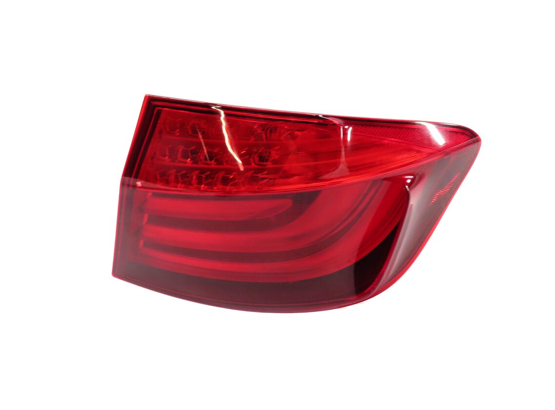 Thumbnail 3: 2011-2013 BMW 5 M5 SERIES F10 RIGHT PASSENGER OUTER TAILLIGHT BRAKE LIGHT LAMP