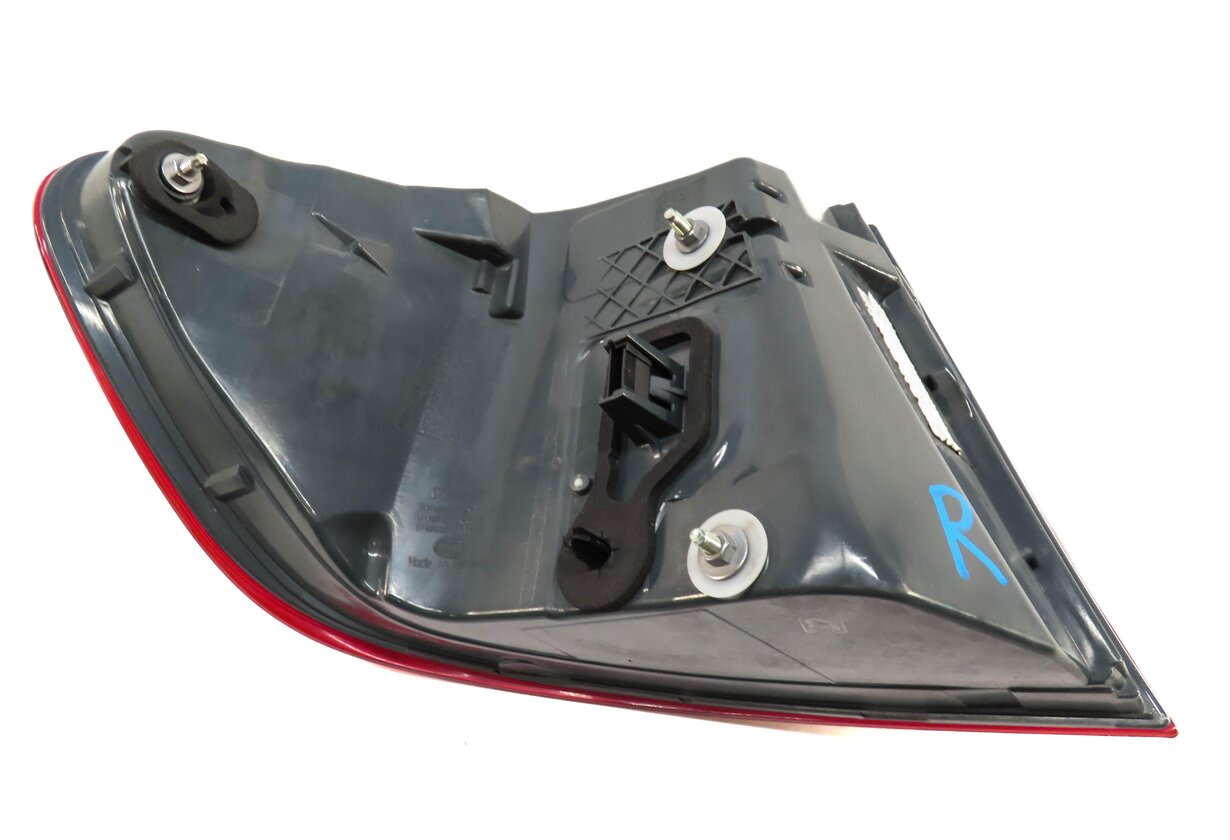 Thumbnail 4: 2011-2013 BMW 5 M5 SERIES F10 RIGHT PASSENGER OUTER TAILLIGHT BRAKE LIGHT LAMP