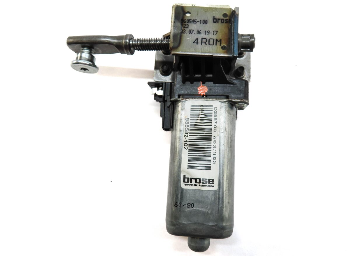 Thumbnail 5: 2006 PORSCHE CAYENNE (955) FRONT RIGHT PASSENGER SEAT ADJUSTMENT MOTOR SET-3
