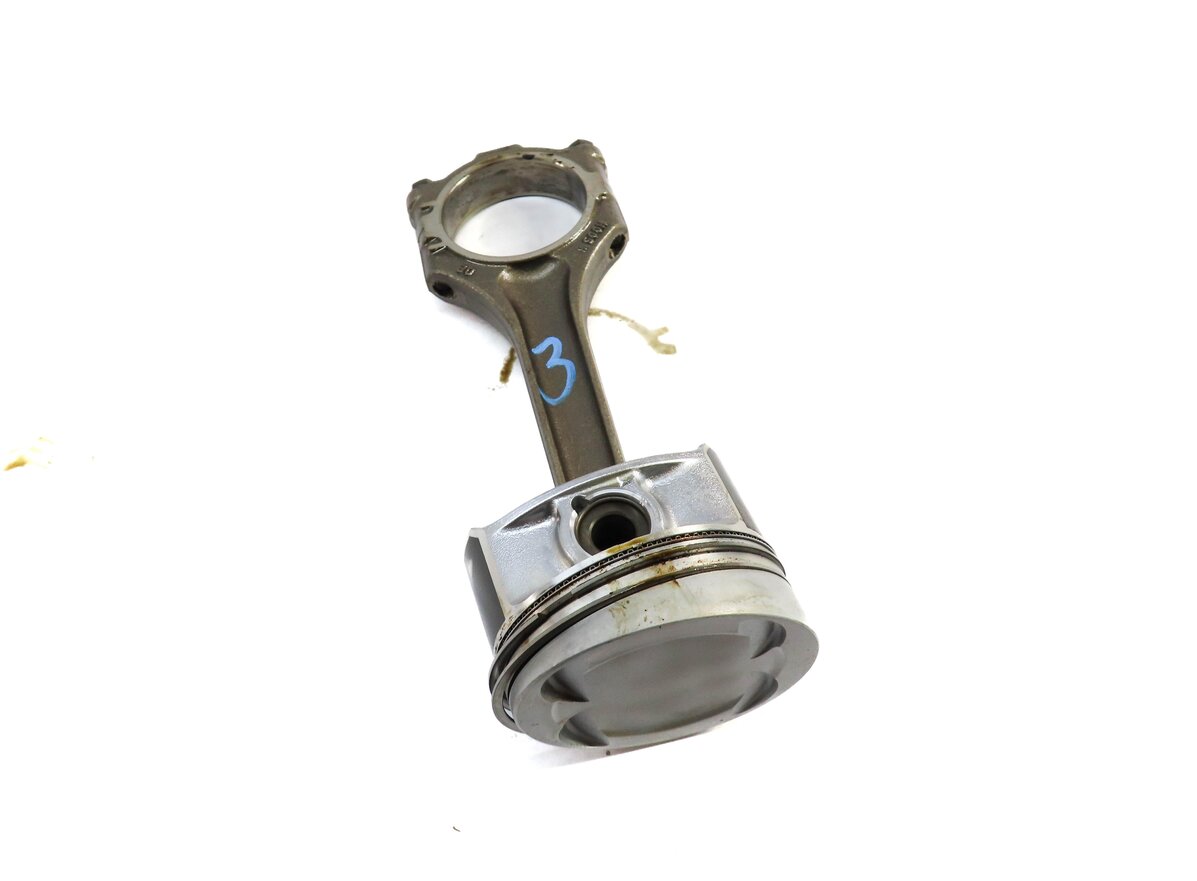 Thumbnail 1: 2004-2006 PORSCHE CAYENNE (955) 3.2L VR6 ENGINE PISTON w/ CONNECTING ROD