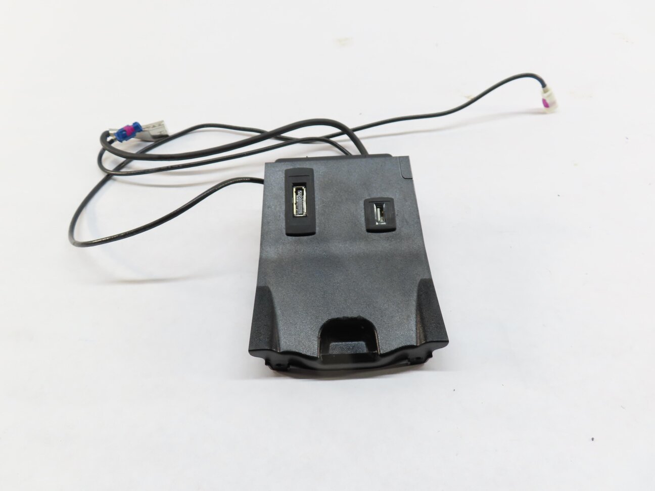 2014 MERCEDES CLA250 (C117) RADIO STEREO AUDIO MEDIA USB i-POD INTERFACE JACK