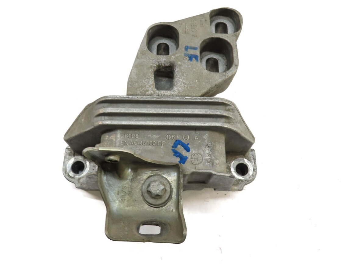 Thumbnail 4: 2014 MERCEDES CLA250 (C117) 2.0L M270 TURBO ENGINE TRANSMISSION MOUNT BRACKET