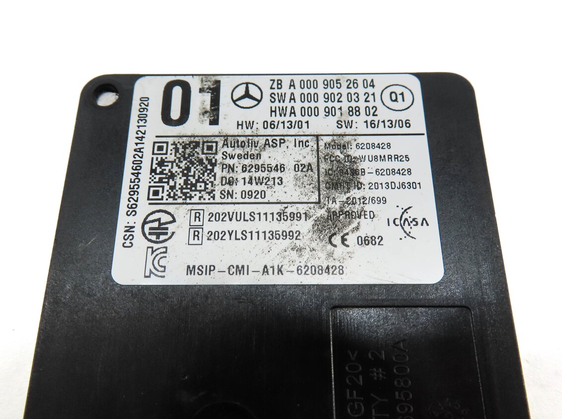 Thumbnail 4: 2014-2016 MERCEDES CLA250 CLA45 (C117 W117) REAR BLIND SPOT RADAR SENSOR MODULE