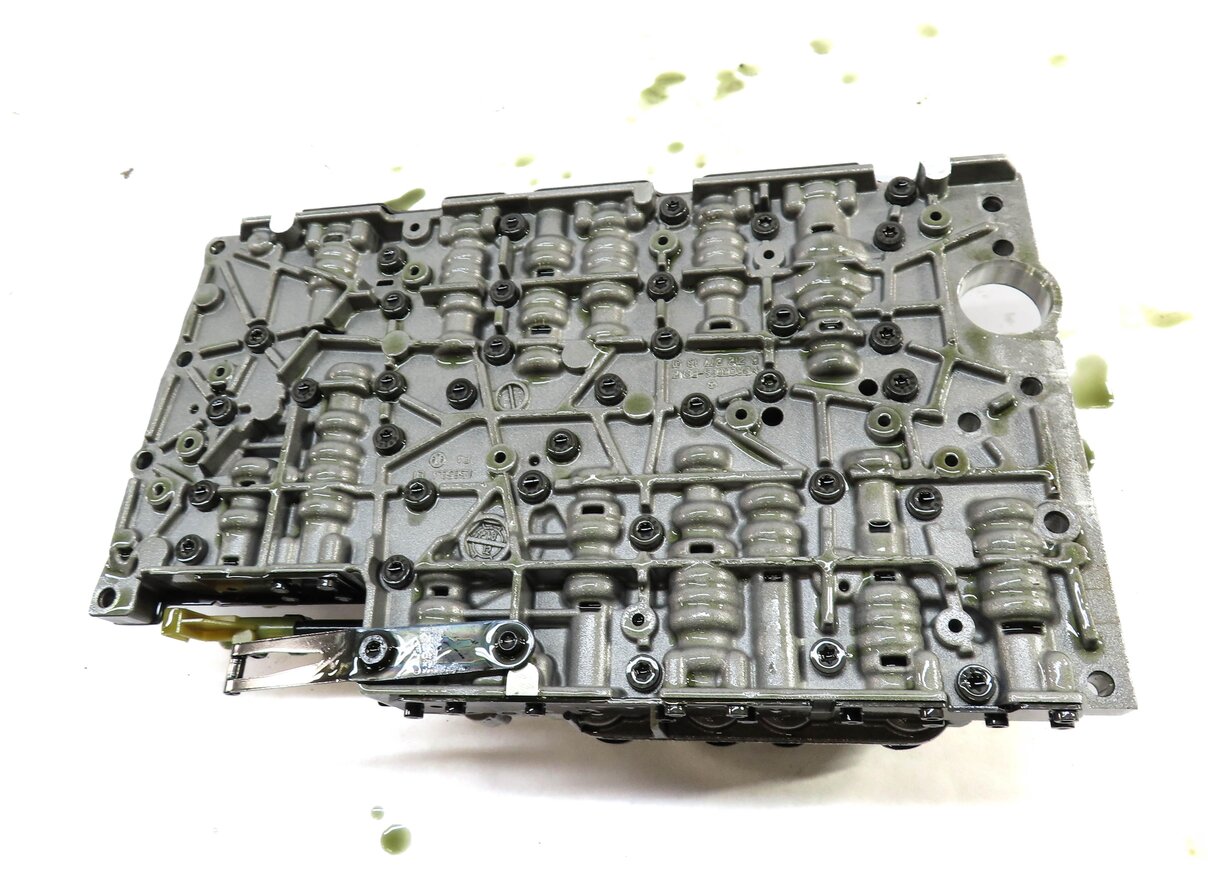 Thumbnail 6: 12-13 MERCEDES ML350 R350 (W166 R251) 722.9 A/T TRANSMISSION VALVE BODY BLOCK