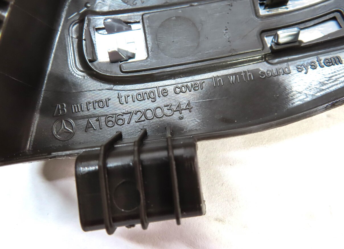 Thumbnail 6: 2012 MERCEDES ML350 (W166) FRONT LEFT DRIVER DOOR SPEAKER GRILLE TRIM (BROWN)