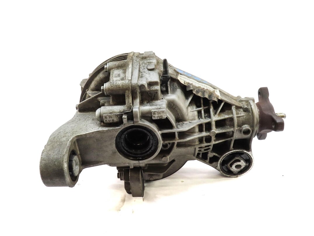 Thumbnail 2: 2011-2016 PORSCHE PANAMERA (970 G1) 3.6L - REAR DIFFERENTAIL GEAR CARRIER