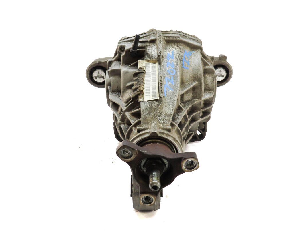Thumbnail 3: 2011-2016 PORSCHE PANAMERA (970 G1) 3.6L - REAR DIFFERENTAIL GEAR CARRIER