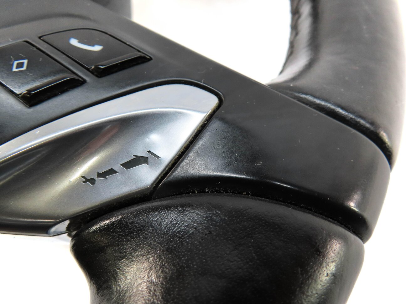 Thumbnail 6: 2010-2016 PORSCHE PANAMERA (970 G1) DRIVER WHEEL w/ SWITCHES (BLACK)