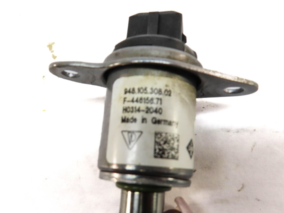 Thumbnail 4: 2012 PORSCHE PANAMERA (970 G1) 3.6L M46 V6 ENGINE CAMSHAFT ADJUSTER SOLENOID