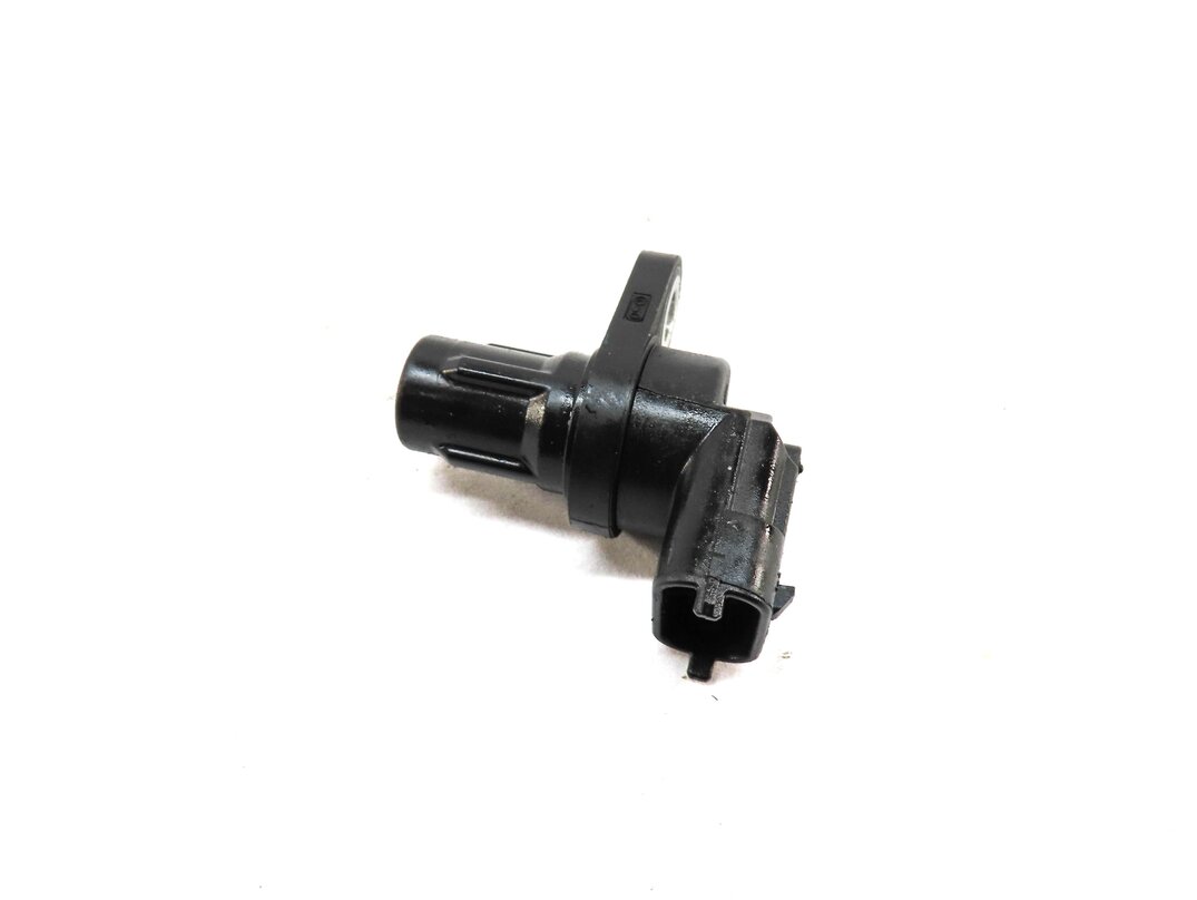 Thumbnail 2: 2012 PORSCHE PANAMERA (970 G1) 3.6L M46 V6 ENGINE CAMSHAFT POSITION SENSOR