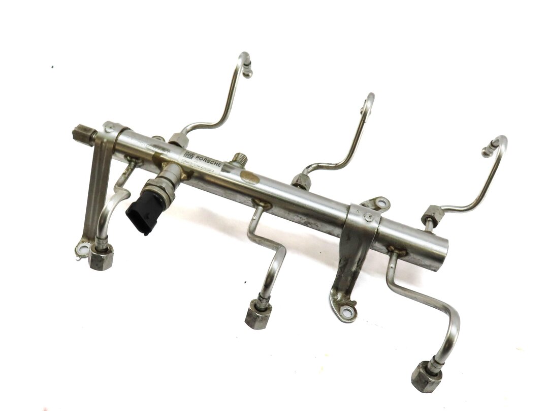 2012 PORSCHE PANAMERA (970 G1) 3.6L M46 V6 ENGINE FUEL RAIL w/ LINES