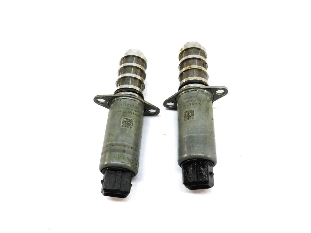 Thumbnail 2: 2012 PORSCHE PANAMERA (970 G1) 3.6L M46 V6 ENGINE VVT TIMING SOLENOID SET OF 2