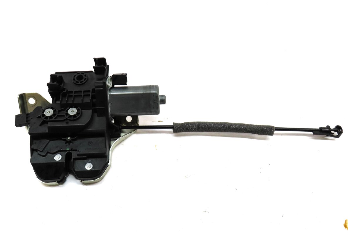 Thumbnail 4: 2012 PORSCHE PANAMERA (970 G1) REAR TRUNK LOCK LATCH w/ CABLE