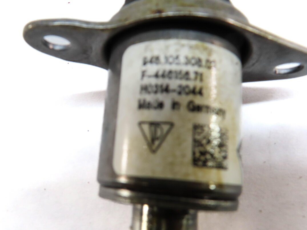 Thumbnail 4: 2012 PORSCHE PANAMERA (970 G1) 3.6L M46 V6 ENGINE CAMSHAFT ADJUSTER SOLENOID