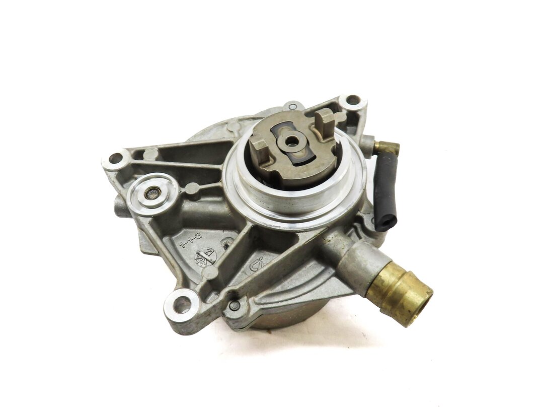 Thumbnail 2: 2012 PORSCHE PANAMERA (970 G1) 3.6L M46 V6 ENGINE BRAKE VACUUM PUMP