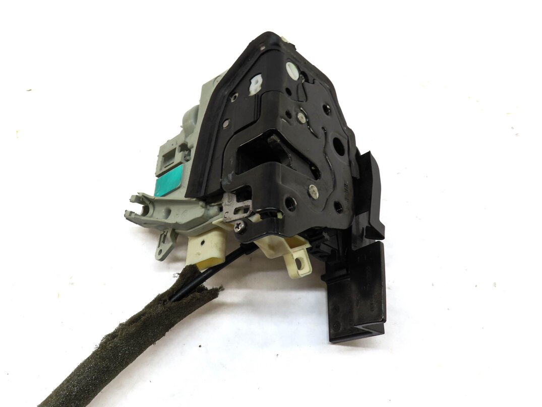 Thumbnail 3: 2010-2019 AUDI / PORSCHE A4 S4 A5 S5 A6 Q3 Q5 Q7 TT 911 - RIGHT FRONT DOOR LATCH