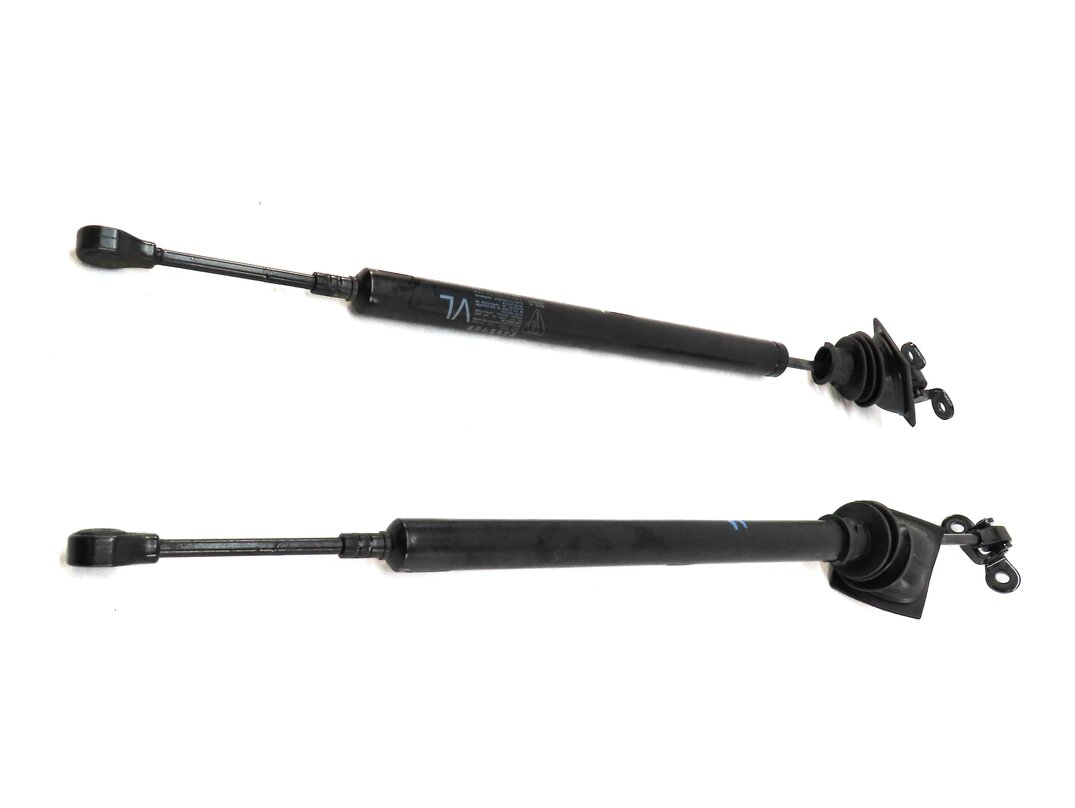 Thumbnail 3: 2012 PORSCHE PANAMERA (970 G1) LEFT & RIGHT HOOD SHOCK STRUT SET OF 2