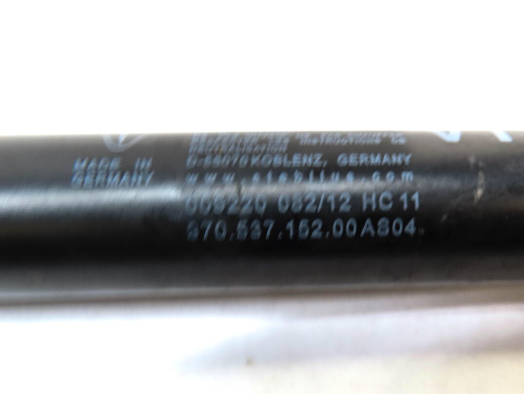 Thumbnail 5: 2012 PORSCHE PANAMERA (970 G1) LEFT & RIGHT HOOD SHOCK STRUT SET OF 2