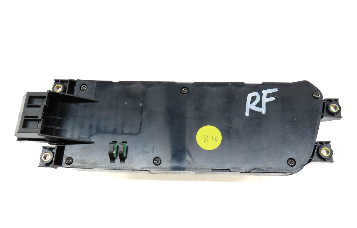 Thumbnail 4: 2004 PORSCHE CAYENNE (955) FRONT RIGHT PASSENGER MEMORY SEAT ADJUSTMENT SWITCH
