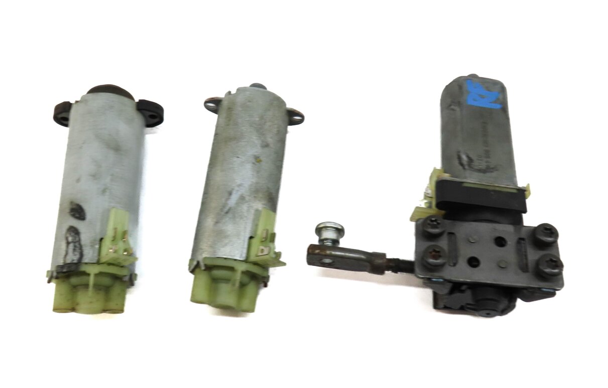 Thumbnail 3: 2004 PORSCHE CAYENNE (955) FRONT RIGHT PASSENGER SEAT ADJUSTMENT MOTOR SET-3