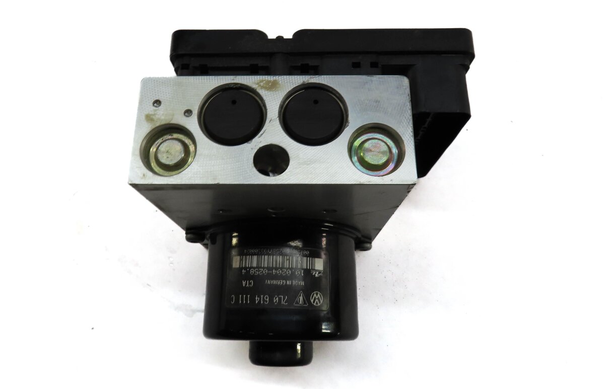 Thumbnail 3: 2004 PORSCHE CAYENNE (955) ABS ANTI LOCK BRAKE PUMP w/ MODULE